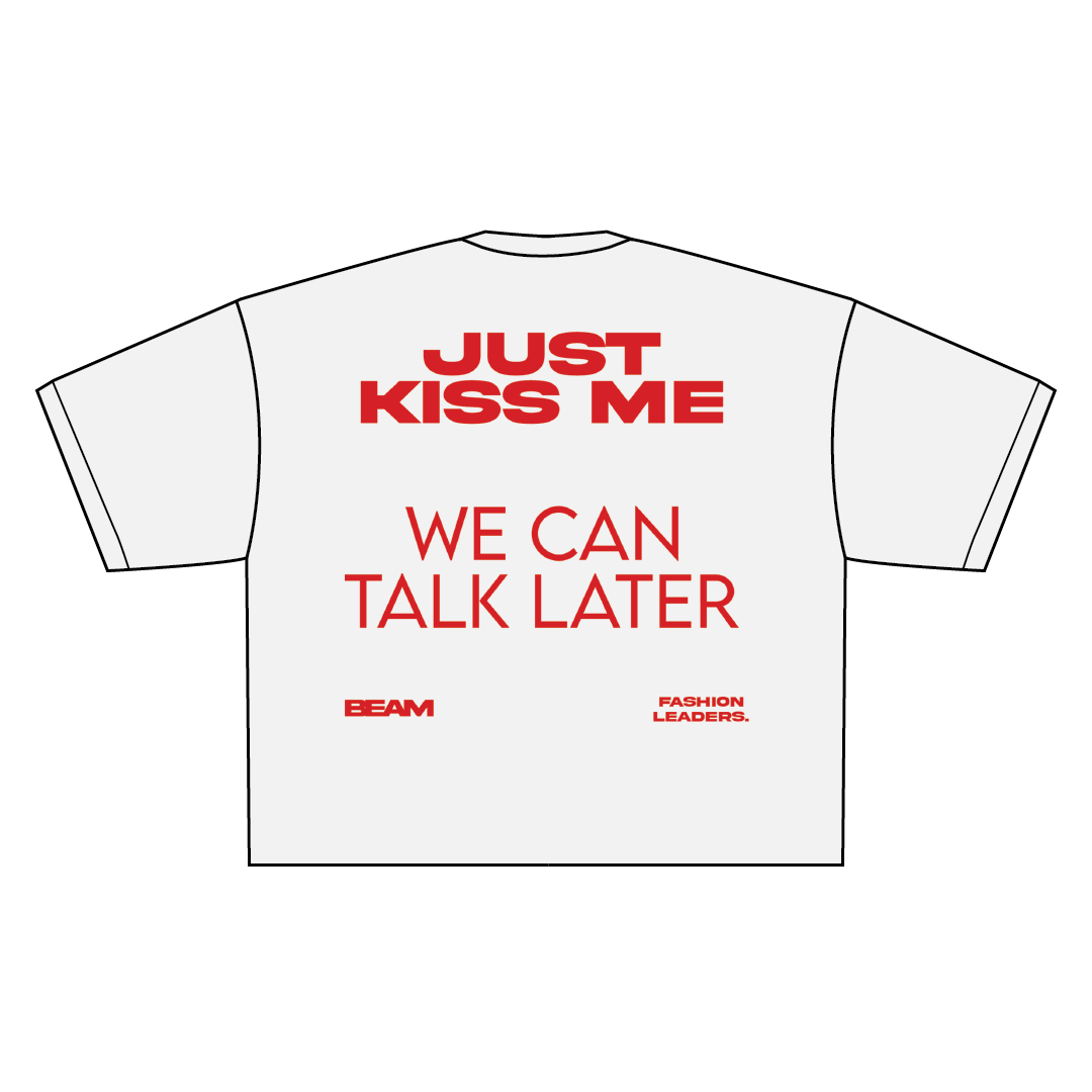 KISS ME TEE